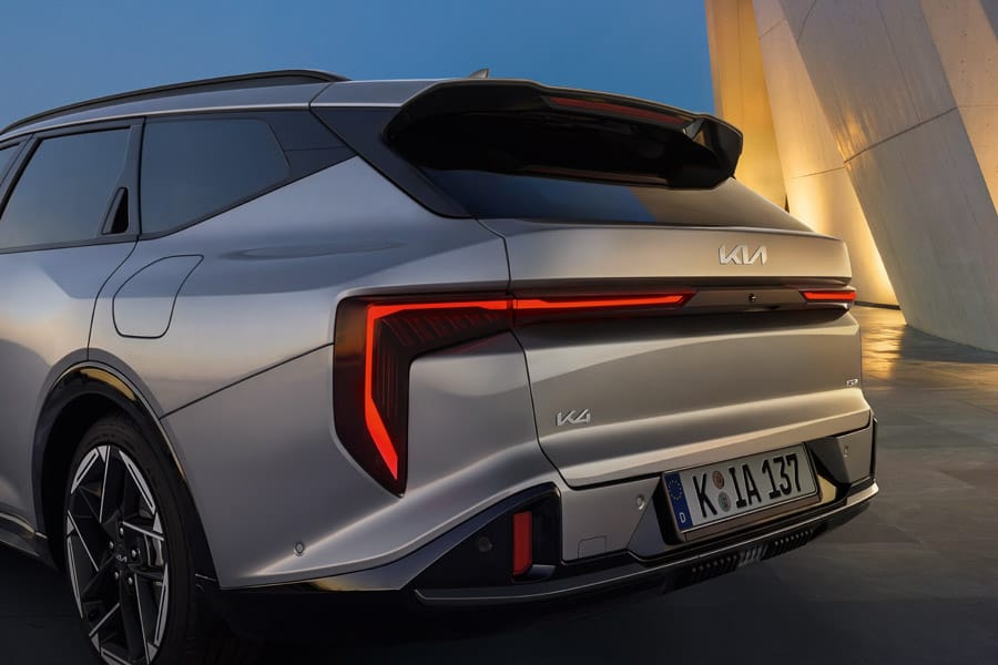 Kia K4 Sportswagon Back